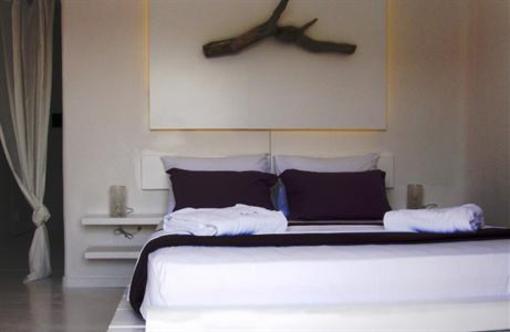 фото отеля Salt Suites and Executive Rooms