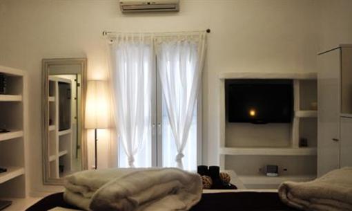 фото отеля Salt Suites and Executive Rooms