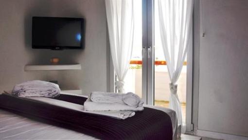 фото отеля Salt Suites and Executive Rooms