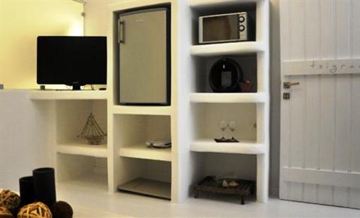 фото отеля Salt Suites and Executive Rooms