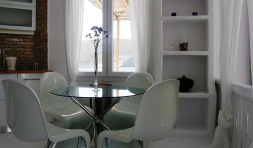 фото отеля Salt Suites and Executive Rooms