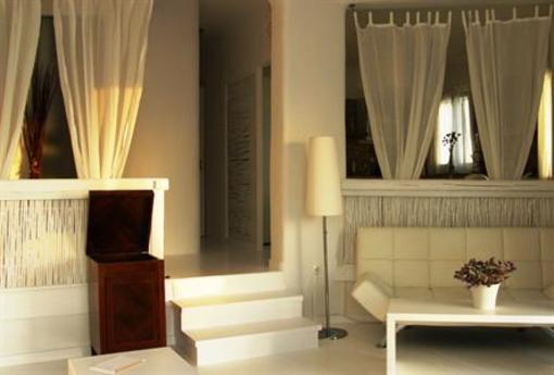 фото отеля Salt Suites and Executive Rooms