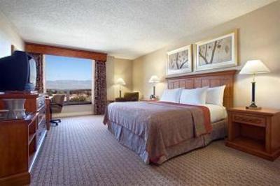 фото отеля Hilton San Bernardino