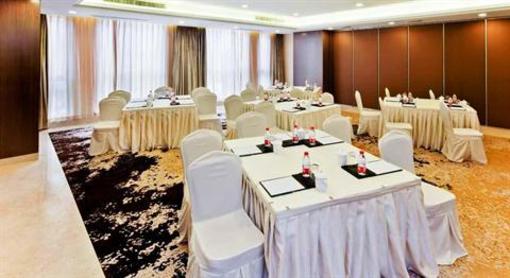 фото отеля White Horse Lake Jianguo Hotel