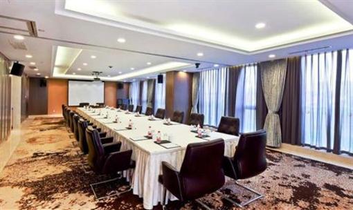 фото отеля White Horse Lake Jianguo Hotel
