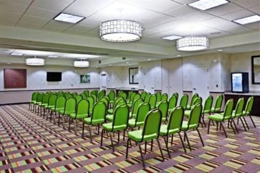 фото отеля Holiday Inn Express Hotel & Suites Hays