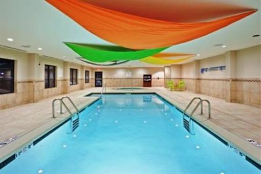 фото отеля Holiday Inn Express Hotel & Suites Hays