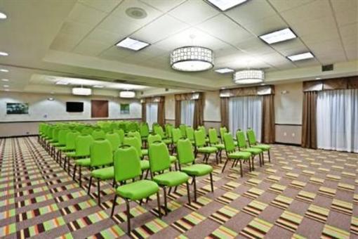 фото отеля Holiday Inn Express Hotel & Suites Hays