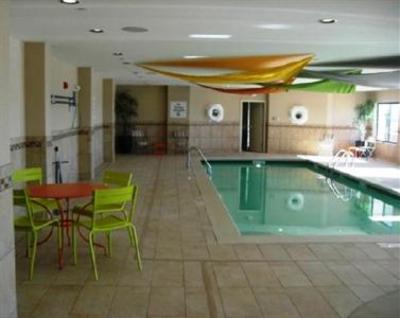фото отеля Holiday Inn Express Hotel & Suites Hays