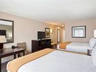 фото отеля Holiday Inn Express Hotel & Suites Hays