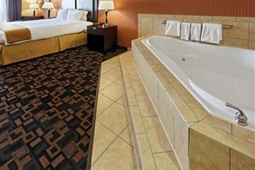 фото отеля Holiday Inn Express Hotel & Suites Glen Rose