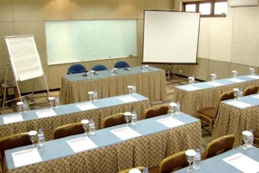фото отеля Country Heritage Resort Hotel Surabaya