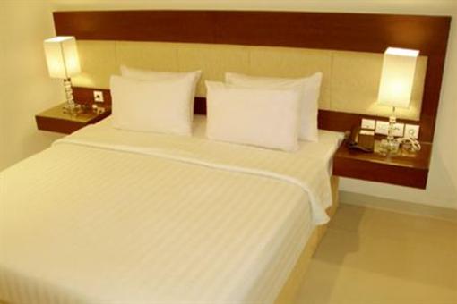 фото отеля Country Heritage Resort Hotel Surabaya