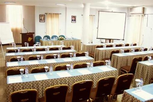 фото отеля Country Heritage Resort Hotel Surabaya