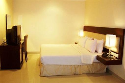 фото отеля Country Heritage Resort Hotel Surabaya