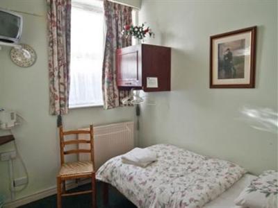 фото отеля Oakwood Bed and Breakfast Heathrow