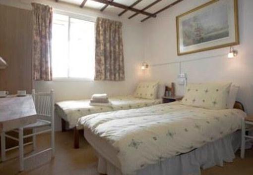 фото отеля Oakwood Bed and Breakfast Heathrow