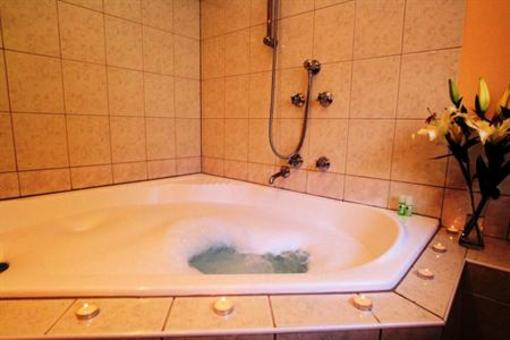 фото отеля Elphin Villas - Motel, Serviced Apartments & Villas