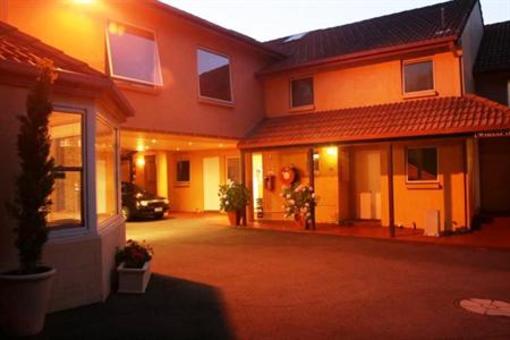 фото отеля Elphin Villas - Motel, Serviced Apartments & Villas
