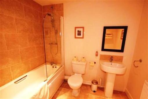 фото отеля Central Serviced Apartments Gloucester Rd