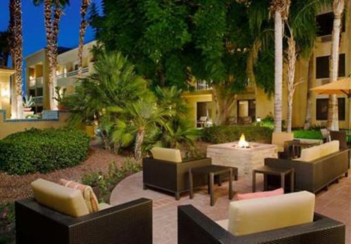 фото отеля Courtyard Palm Springs