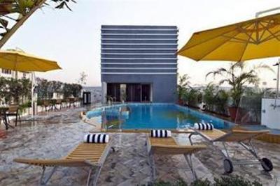 фото отеля Seasons - An Apartment Hotel