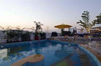 фото отеля Seasons - An Apartment Hotel
