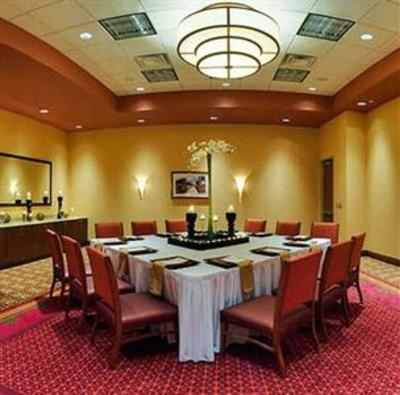 фото отеля Embassy Suites Omaha-La Vista