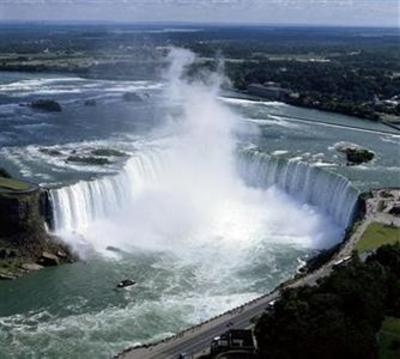 фото отеля The Tower Hotel Niagara Falls