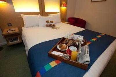 фото отеля Park Inn by Radisson Cardiff City Centre