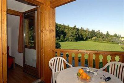 фото отеля Hotel Les Chalets D'Evian