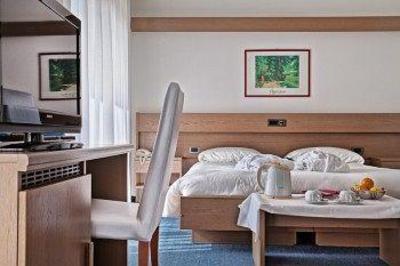 фото отеля Hotel Ideal Nago-Torbole