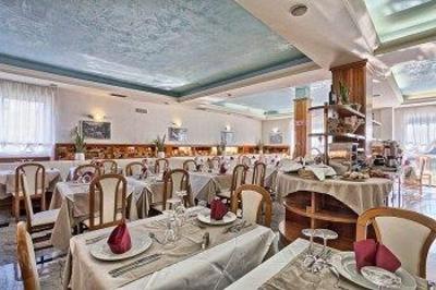 фото отеля Hotel Ideal Nago-Torbole