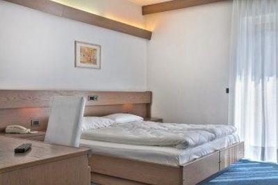 фото отеля Hotel Ideal Nago-Torbole