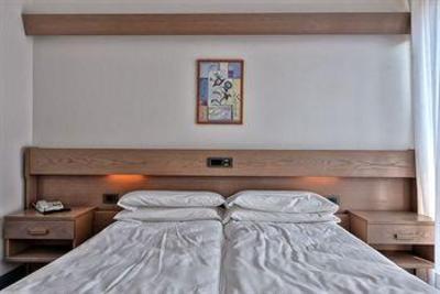 фото отеля Hotel Ideal Nago-Torbole