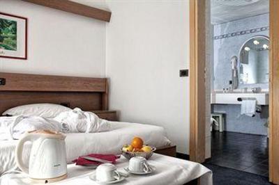 фото отеля Hotel Ideal Nago-Torbole