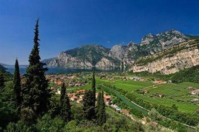 фото отеля Hotel Ideal Nago-Torbole