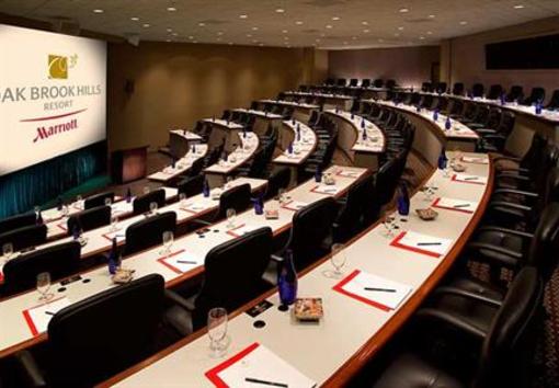 фото отеля Marriott Oak Brook Hills Resort
