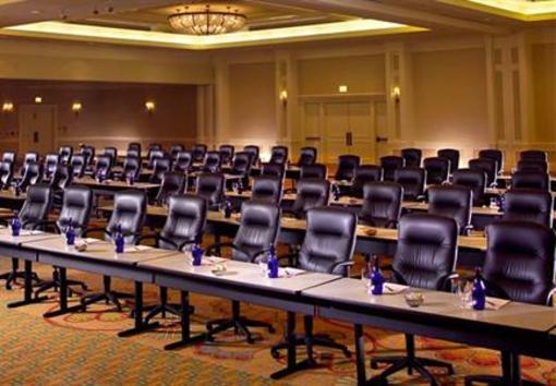 фото отеля Marriott Oak Brook Hills Resort