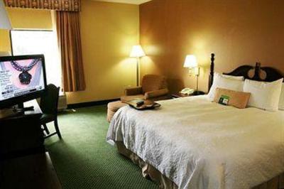 фото отеля Hampton Inn Bloomington West