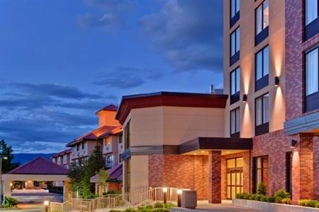 фото отеля Holiday Inn Express Kelowna