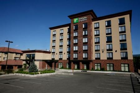 фото отеля Holiday Inn Express Kelowna