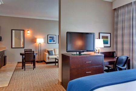 фото отеля Holiday Inn Express Kelowna