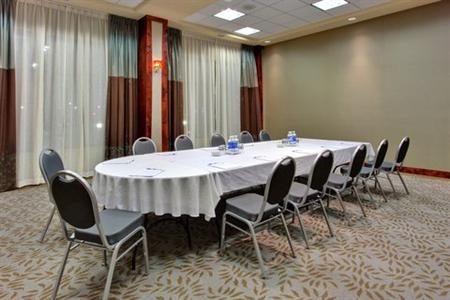 фото отеля Holiday Inn Express Kelowna