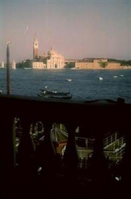 фото отеля Hotel Monaco & Grand Canal