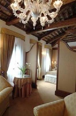 фото отеля Hotel Monaco & Grand Canal