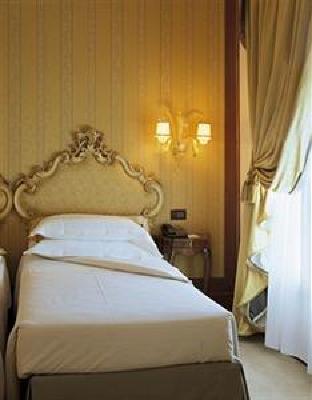 фото отеля Hotel Monaco & Grand Canal