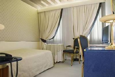 фото отеля Hotel Monaco & Grand Canal