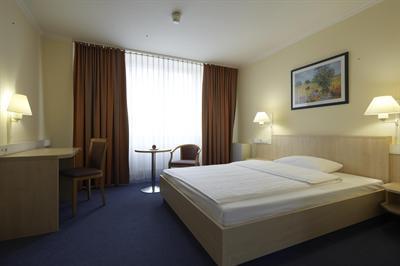 фото отеля IntercityHotel Frankfurt