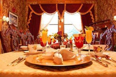 фото отеля Alexander Mansion Bed & Breakfast